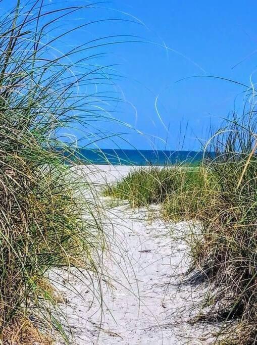 Luxury 2/2 Private Oasis W/Hot Tub Walk To Beach Cape Canaveral Buitenkant foto